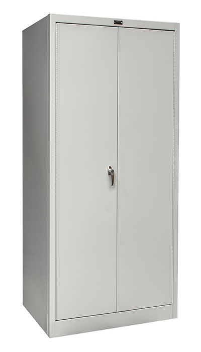 Closed solid door cabinet